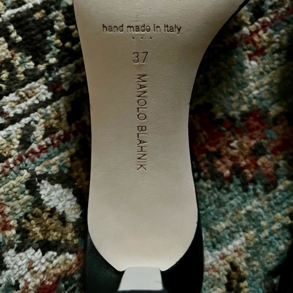 Manolo Blahnik Muluka Leather Mules - Picture 5 of 11